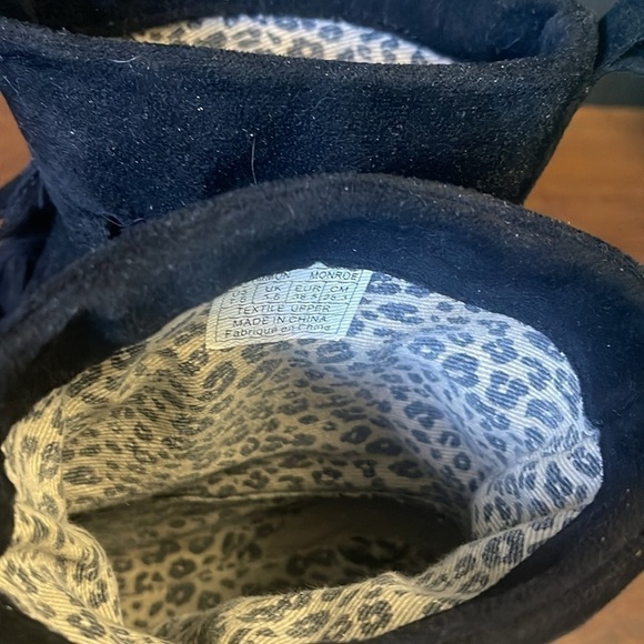 Billabong women’s sz 7.5 black Vegan suede pull on boots with fringe - Picture 5 of 8